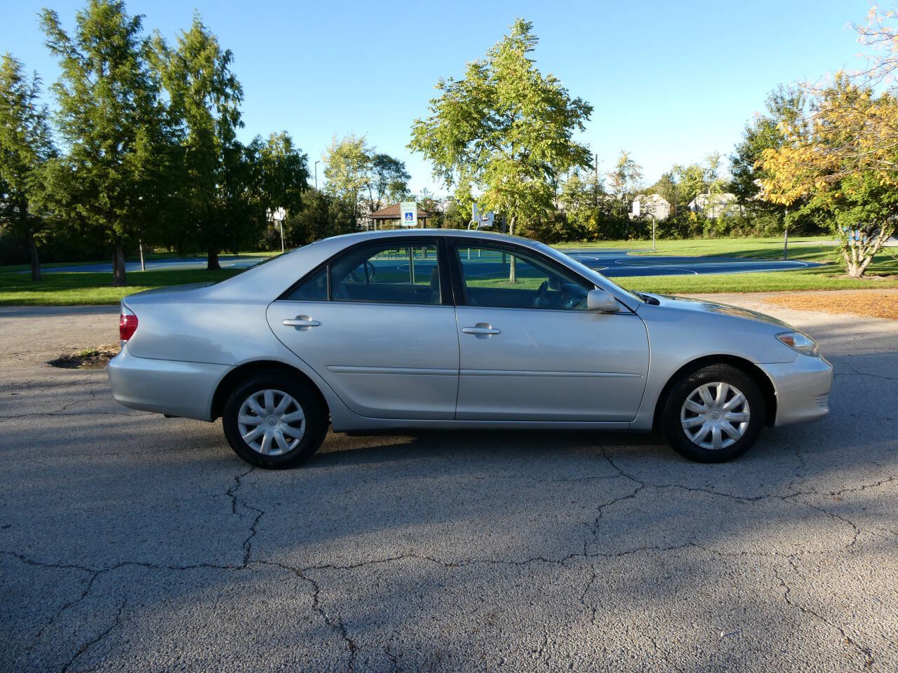 Used 2005 Toyota Camry LE FWD image 4