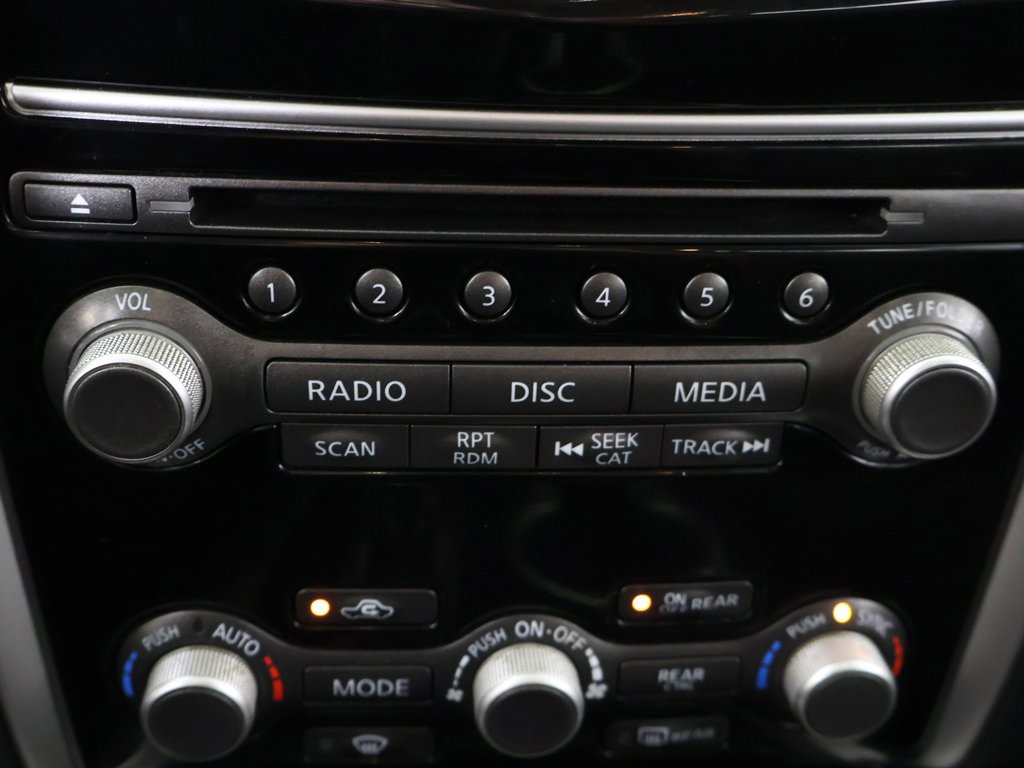 Used 2020 Nissan Pathfinder S image 41