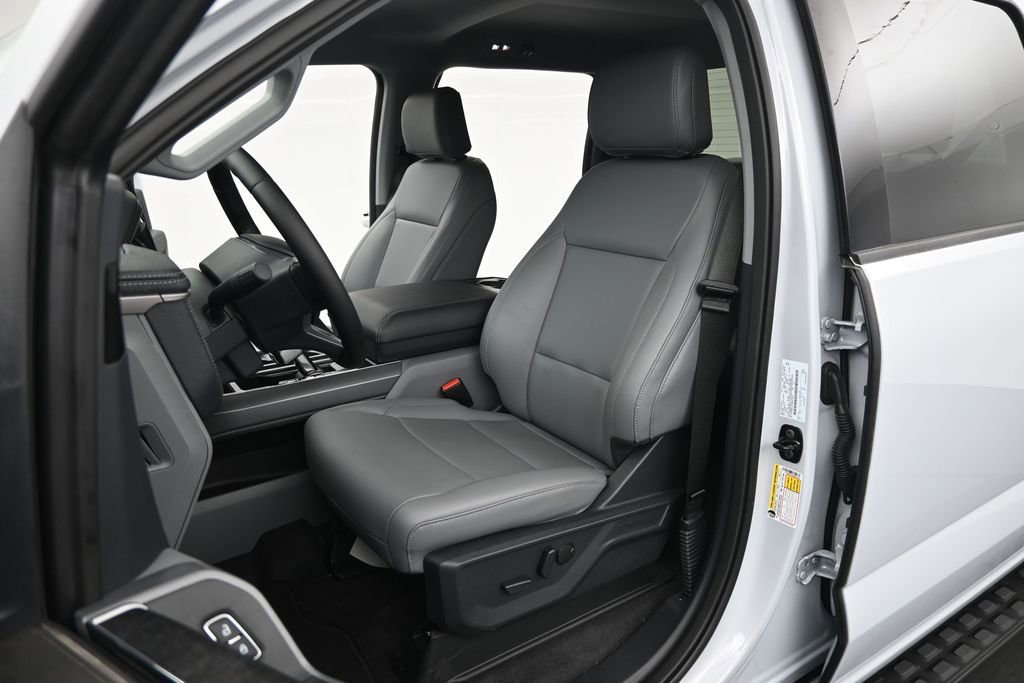 New 2025 Ford F150 Lightning Flash AWD/4WD image 8