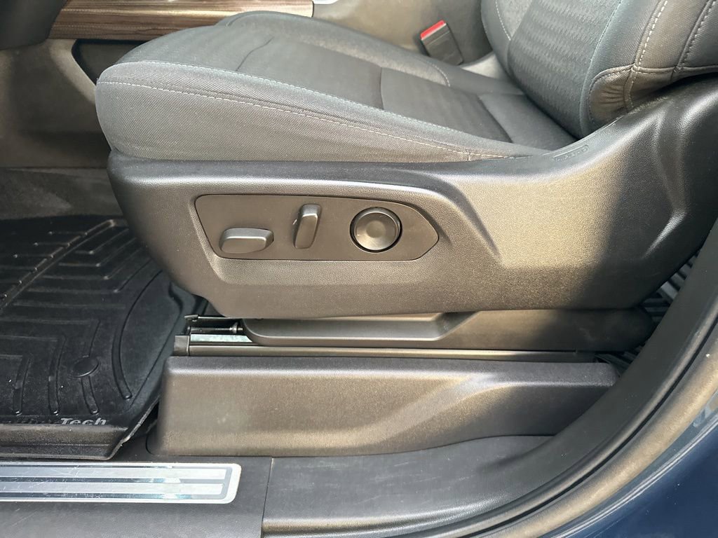 Used 2022 Chevrolet Silverado 1500 RST w/ Convenience Package II image 13