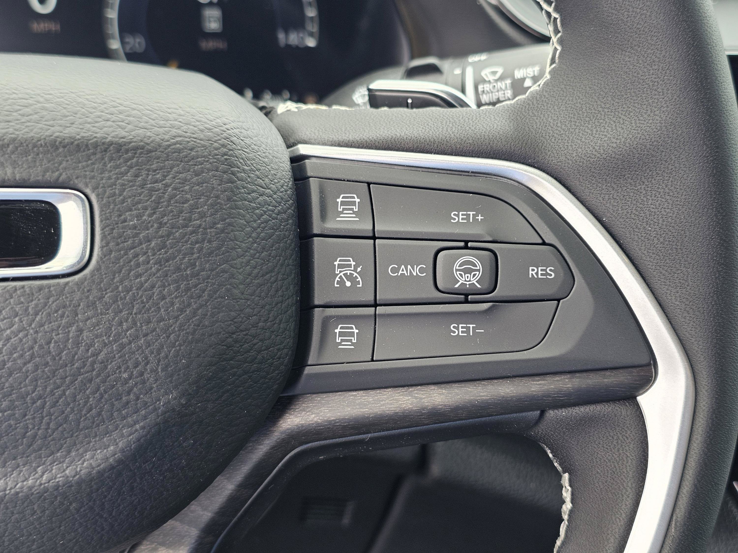 New 2026 Jeep Grand Cherokee Altitude RWD image 21