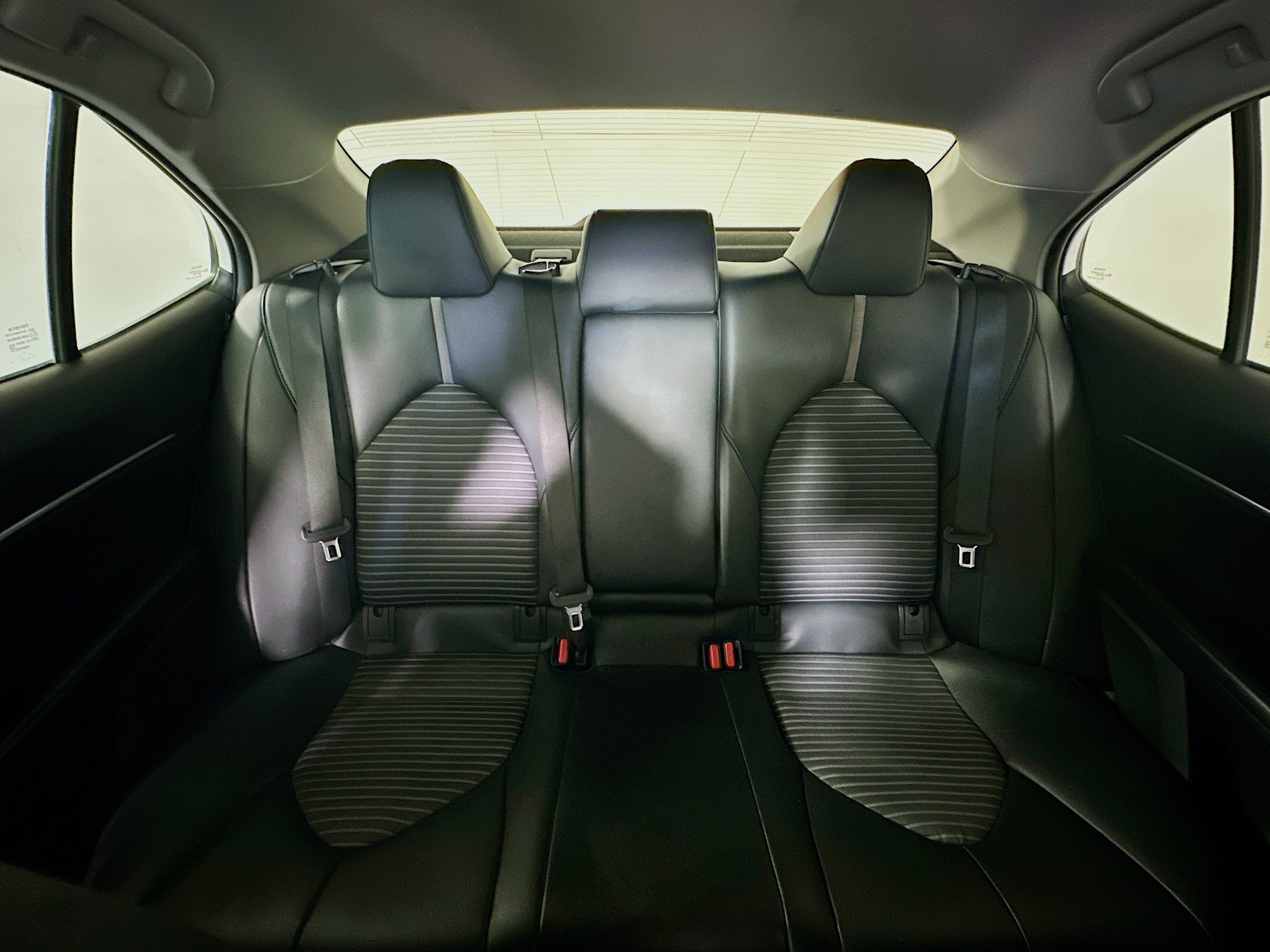Used 2022 Toyota Camry SE w/ Convenience Package FWD image 30