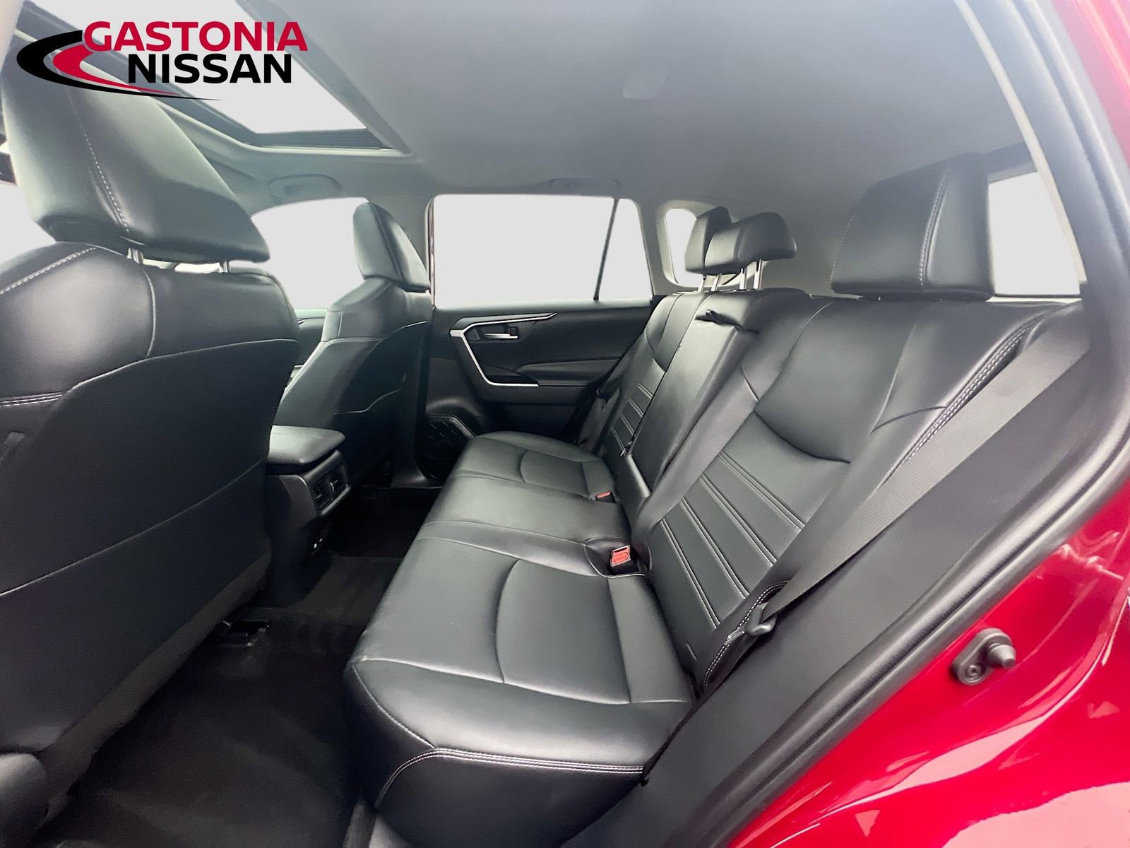 Used 2023 Toyota RAV4 XLE Premium image 32