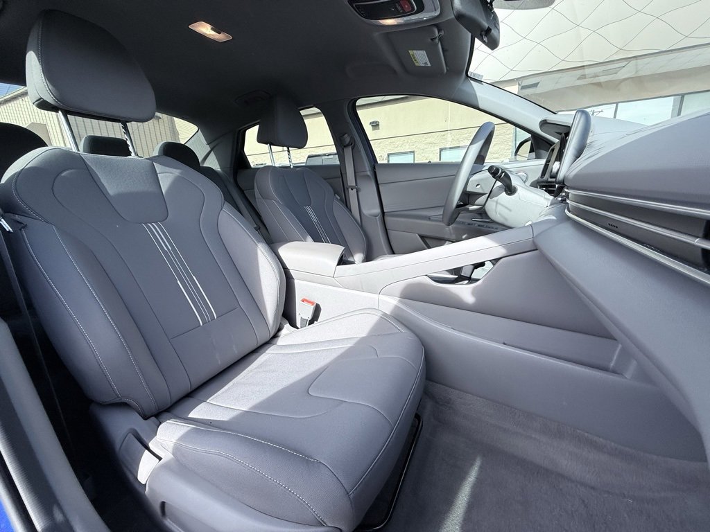 Used 2023 Hyundai Elantra SEL image 30