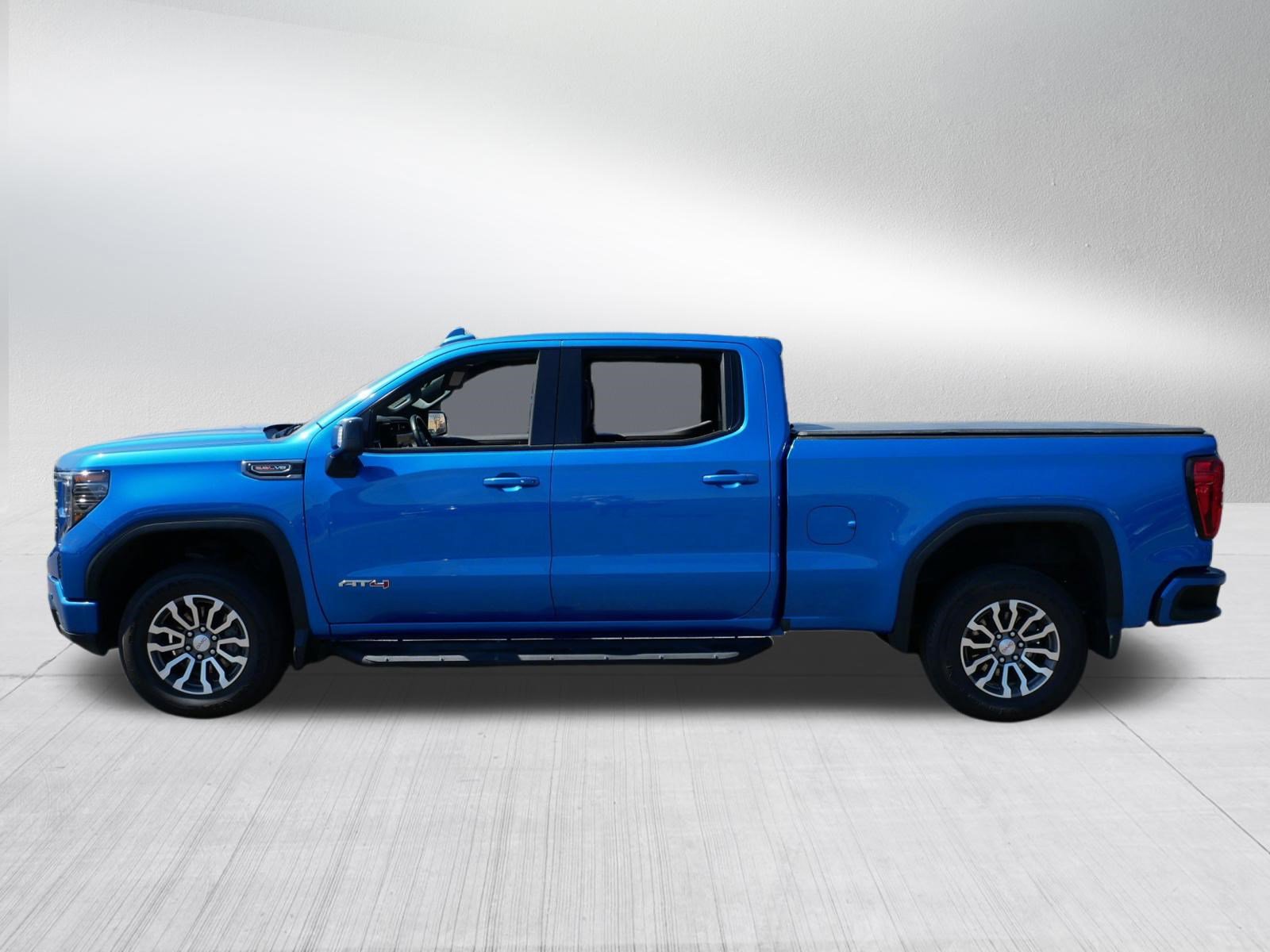 Used 2023 GMC Sierra 1500 AT4 w/ AT4 Premium Package AWD/4WD image 4