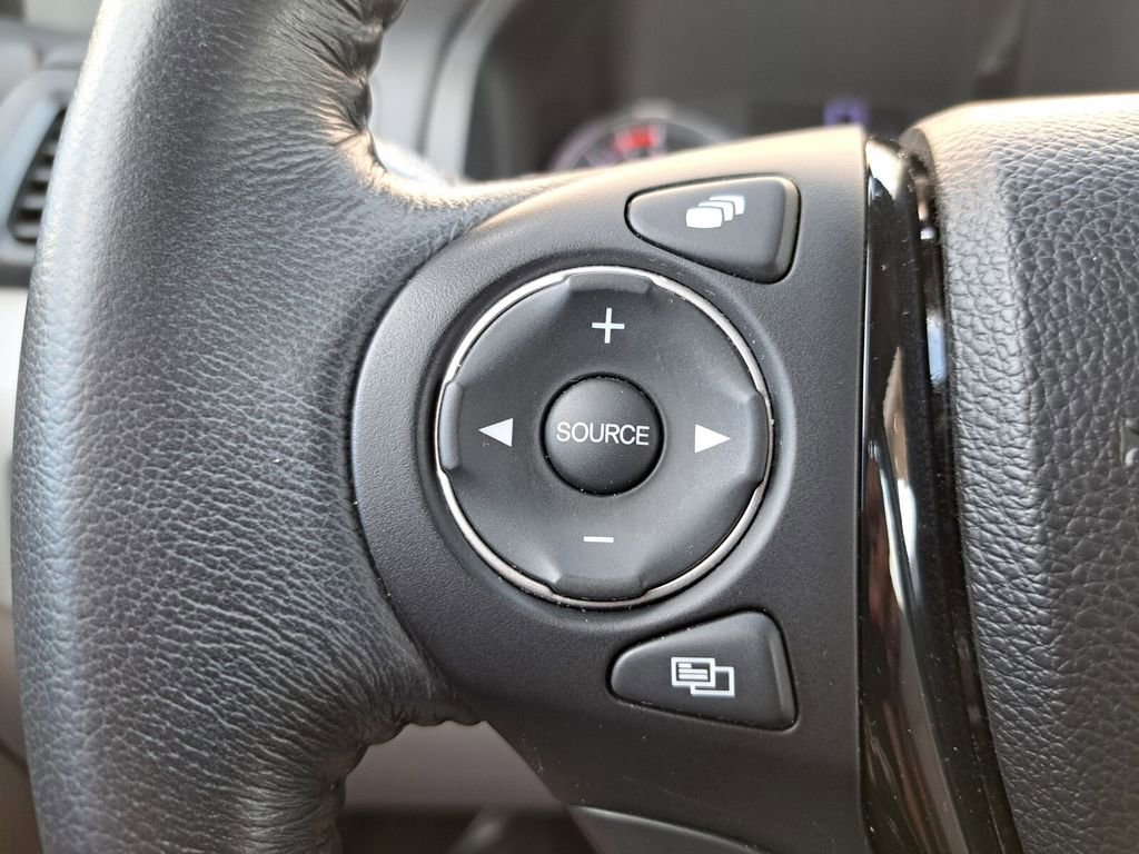 Used 2017 Honda Pilot Touring image 12