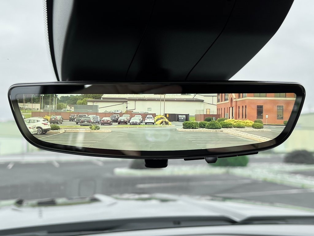 Used 2024 GMC Sierra 3500 Denali Ultimate image 9