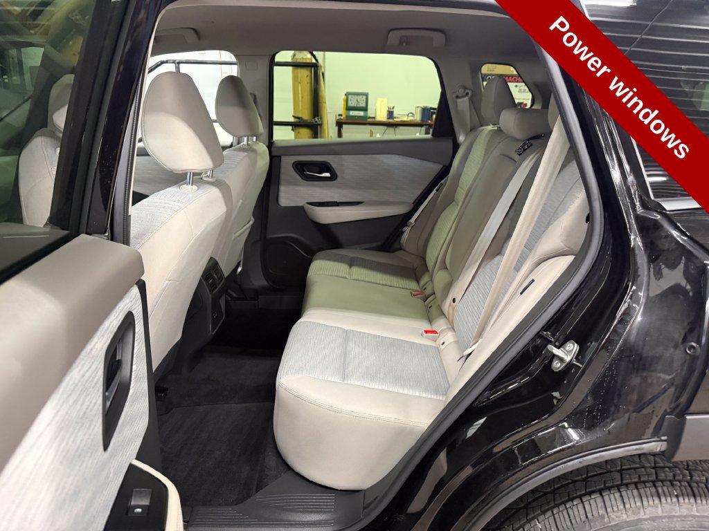 Used 2023 Nissan Rogue SV AWD/4WD image 30