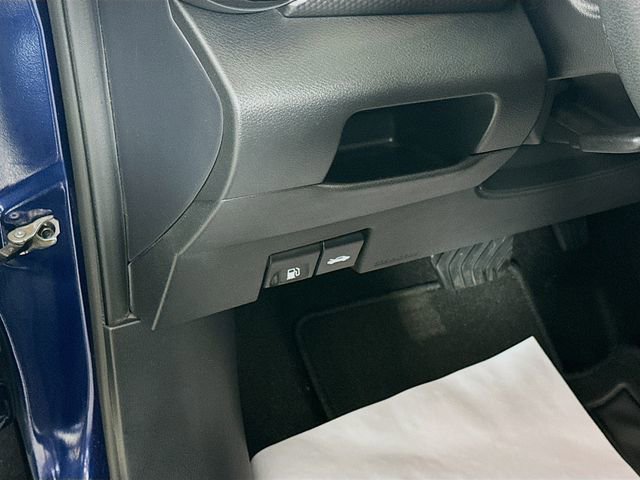 Used 2020 Nissan Kicks SV image 11