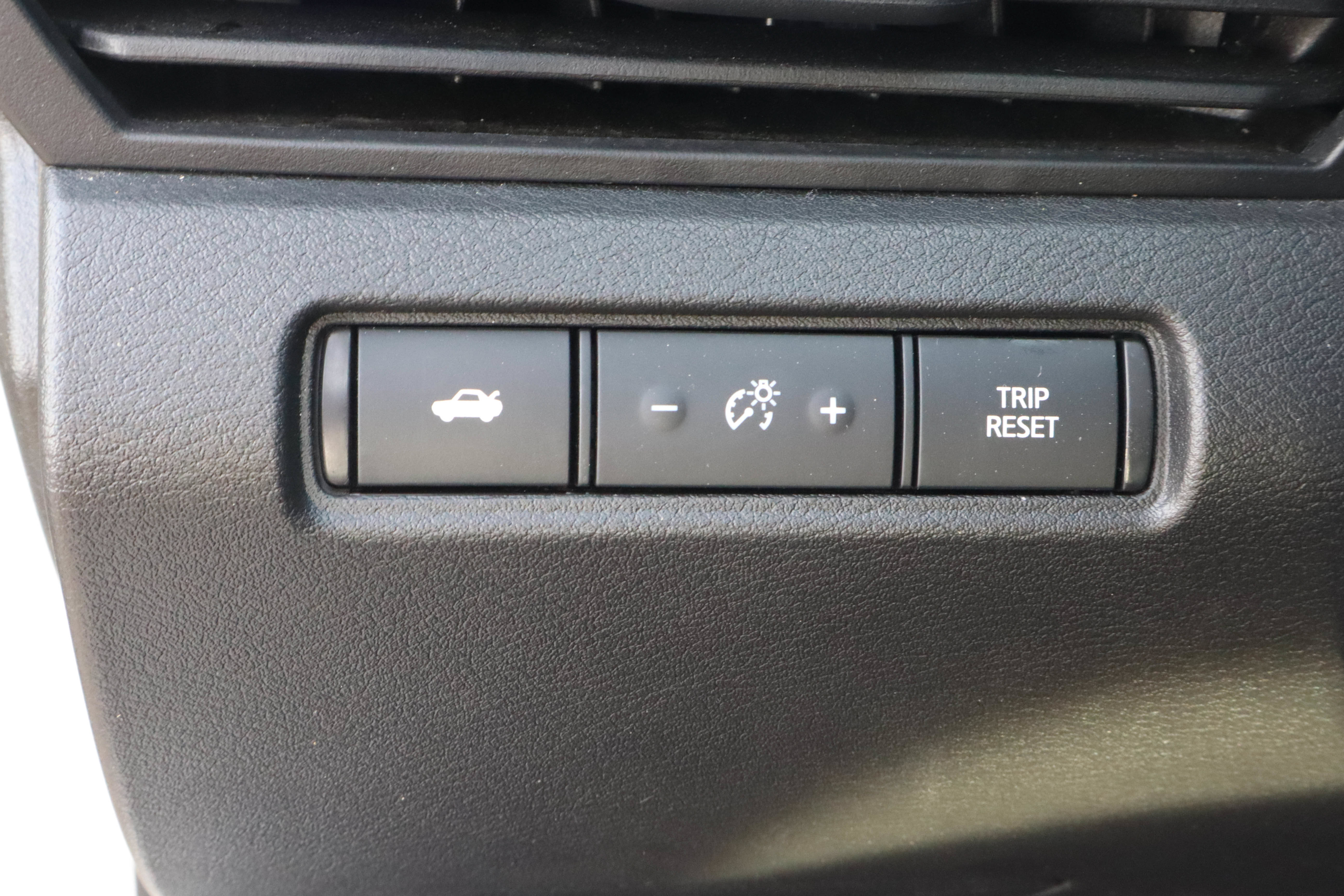 Used 2025 Nissan Altima 2.5 SV FWD image 15