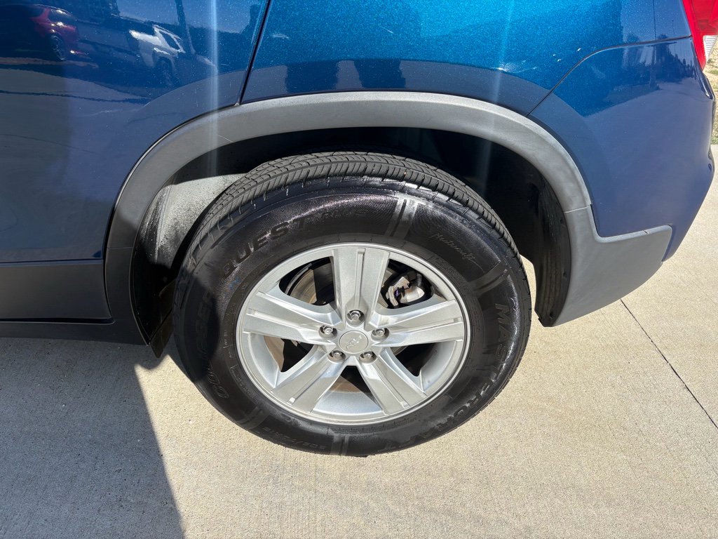 Used 2020 Chevrolet Trax LT w/ LT Convenience Package image 31