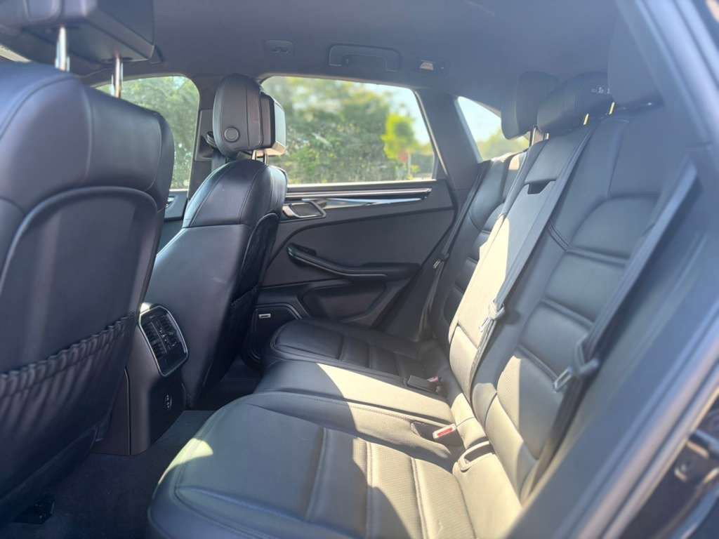 Used 2022 Porsche Macan S w/ Sport Chrono Package AWD/4WD image 24