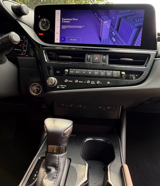 Certified 2025 Lexus ES 300h w/ Premium Package FWD image 26