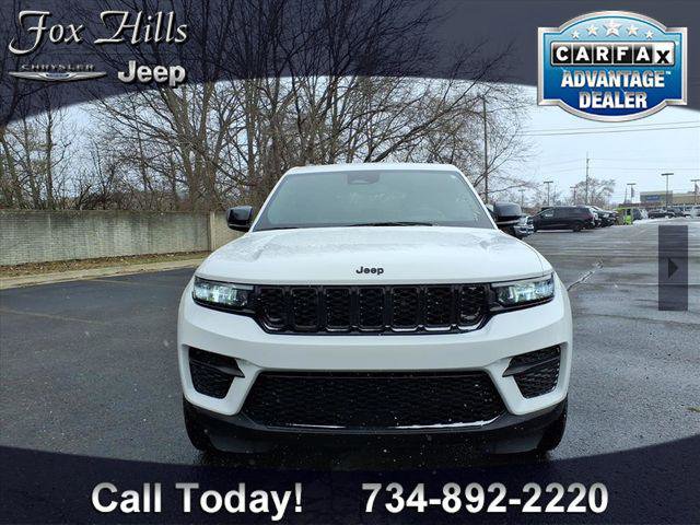 Certified 2024 Jeep Grand Cherokee Altitude AWD/4WD image 2