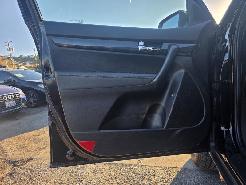 Used 2011 Kia Sorento EX w/ Premium Pkg image 15