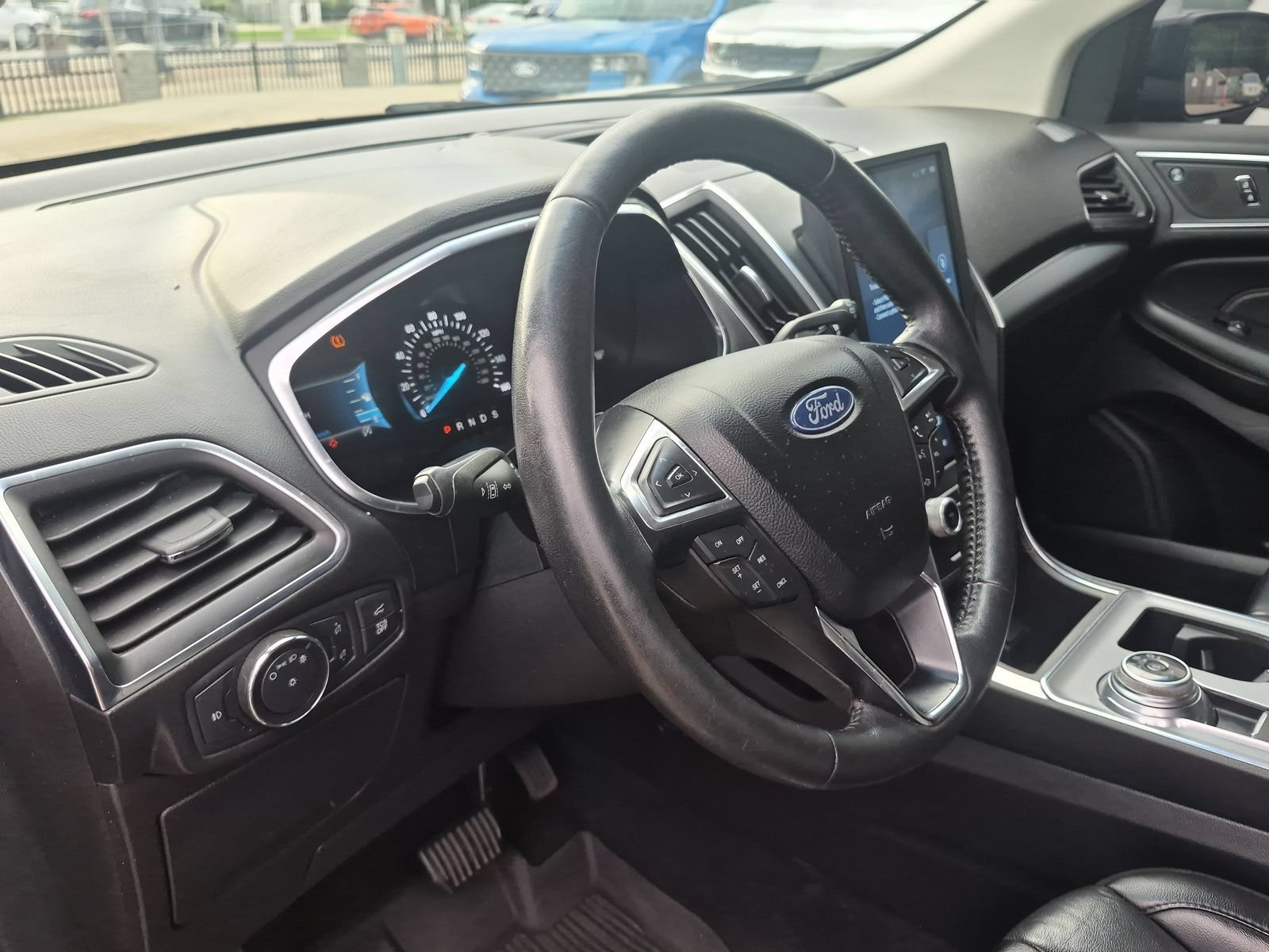 Used 2021 Ford Edge Titanium w/ Class II Trailer Tow Package AWD/4WD image 11