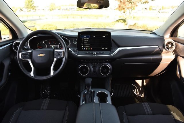 Used 2025 Chevrolet Blazer LT AWD/4WD image 7