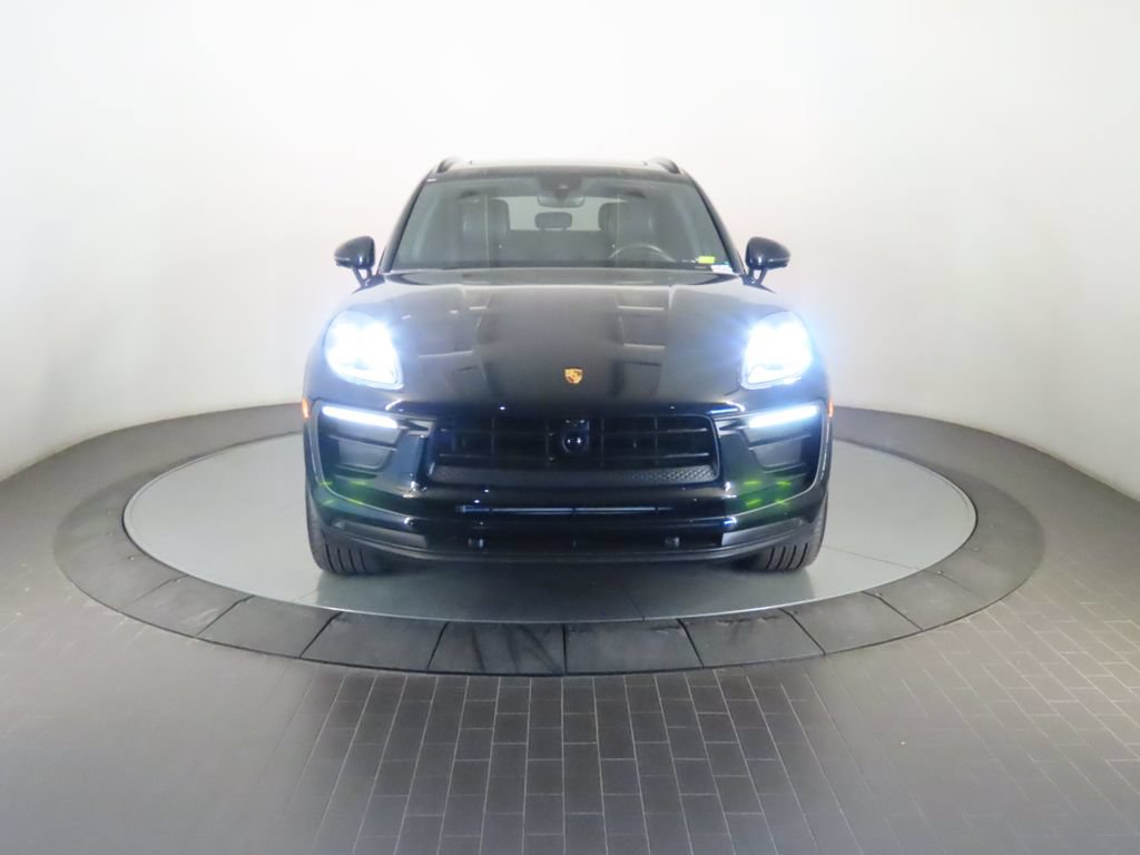 Certified 2026 Porsche Macan AWD/4WD image 10