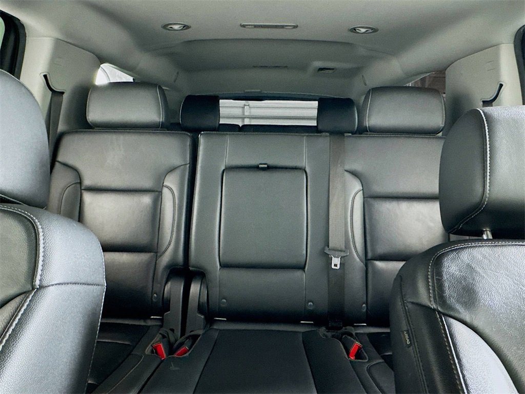 Used 2020 Chevrolet Suburban LT image 17