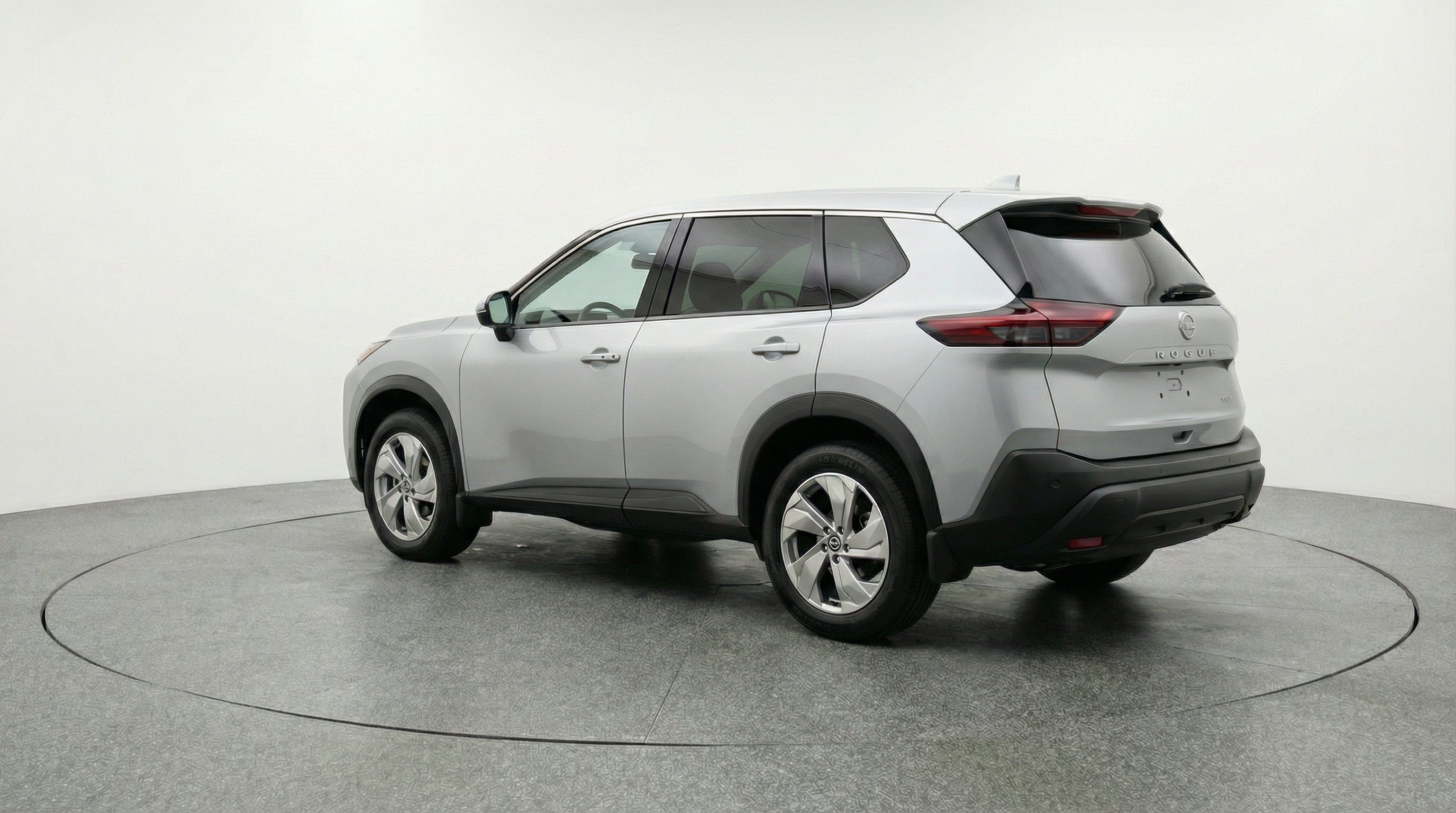 Used 2025 Nissan Rogue SV FWD image 6