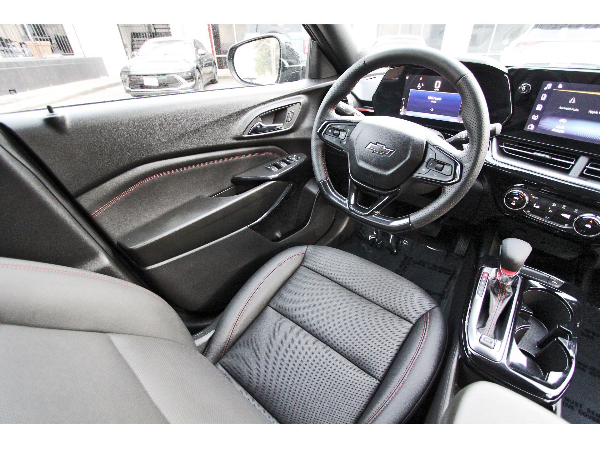Used 2026 Chevrolet Trax RS w/ Sunroof Package FWD image 11
