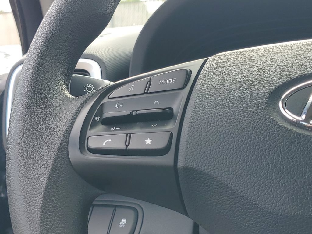 Used 2026 Hyundai Venue SE FWD image 20