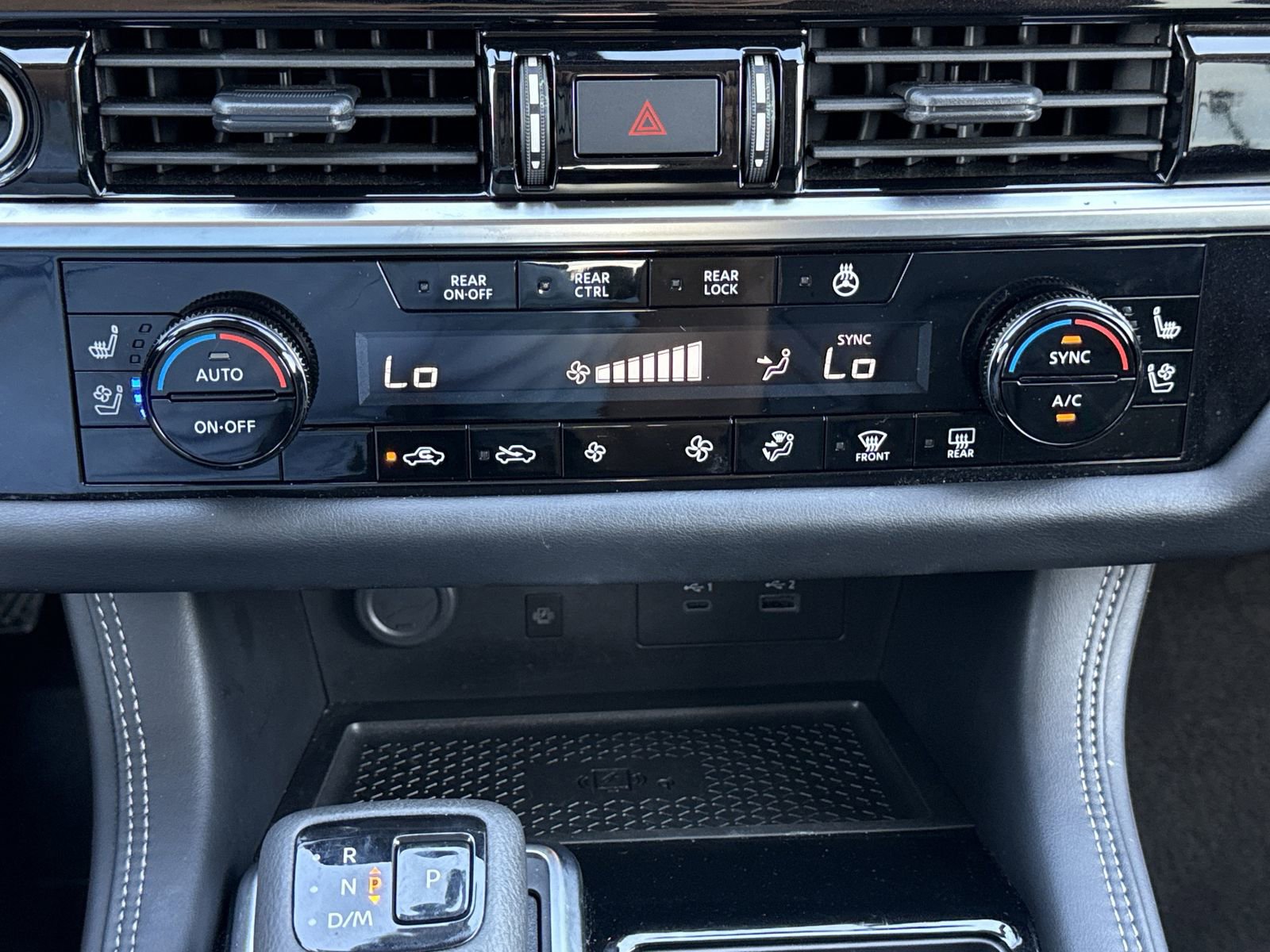 Used 2024 Nissan Pathfinder Platinum image 32