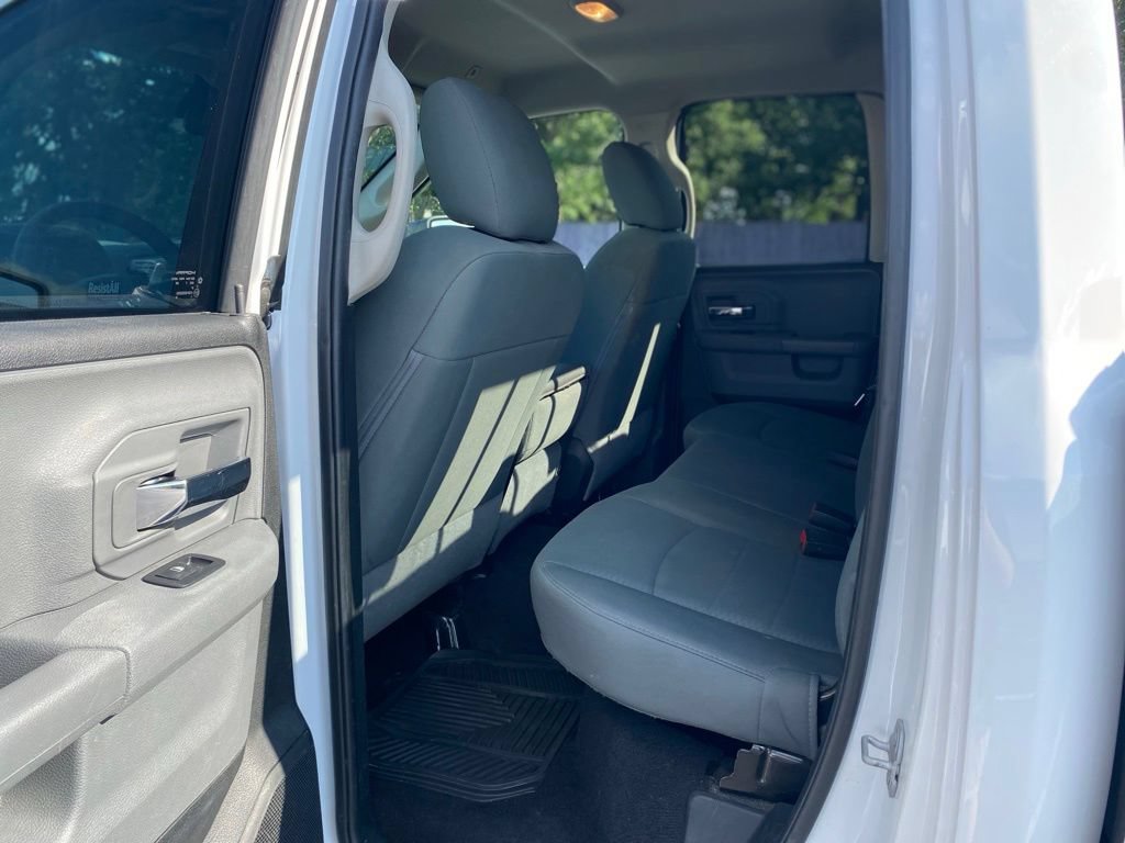 Used 2018 RAM 1500 Classic SLT AWD/4WD image 18