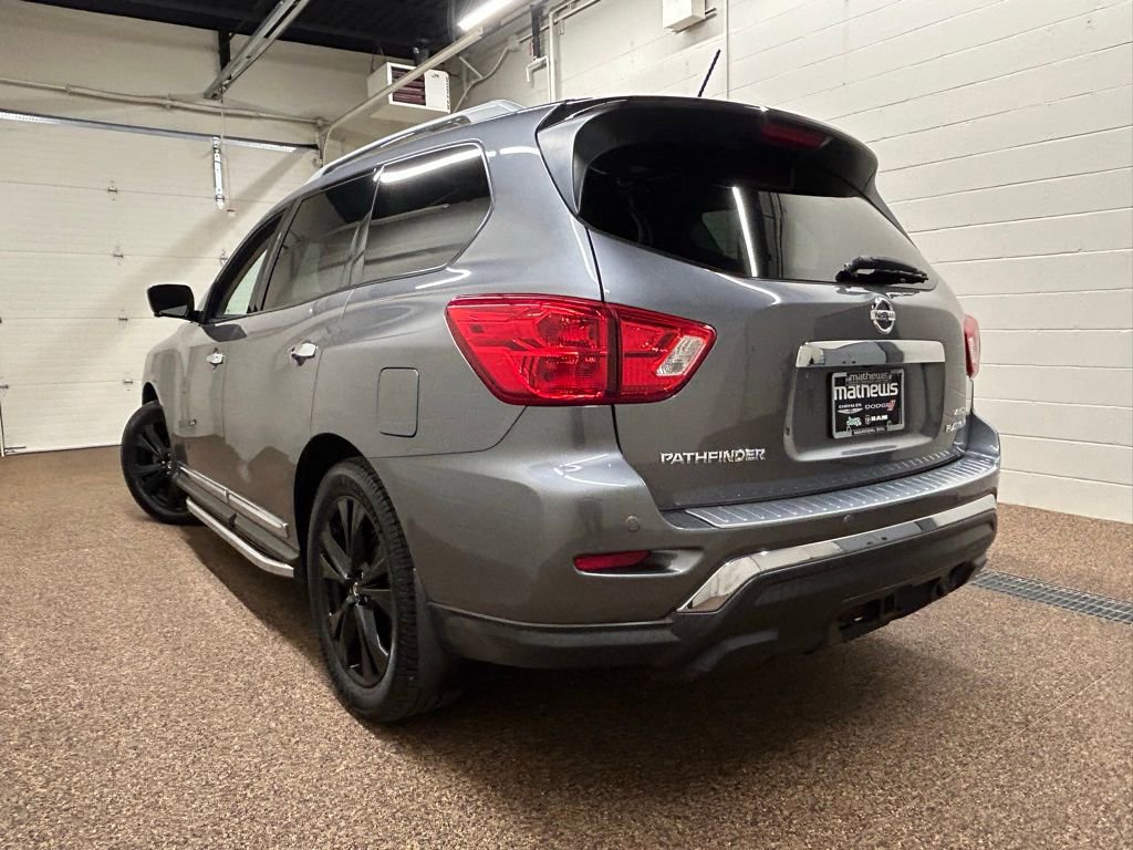 Used 2017 Nissan Pathfinder Platinum w/ Family Entertainment Package image 4