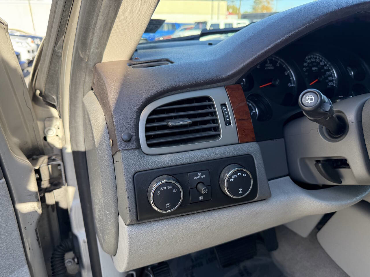 Used 2009 GMC Yukon SLT AWD/4WD image 12
