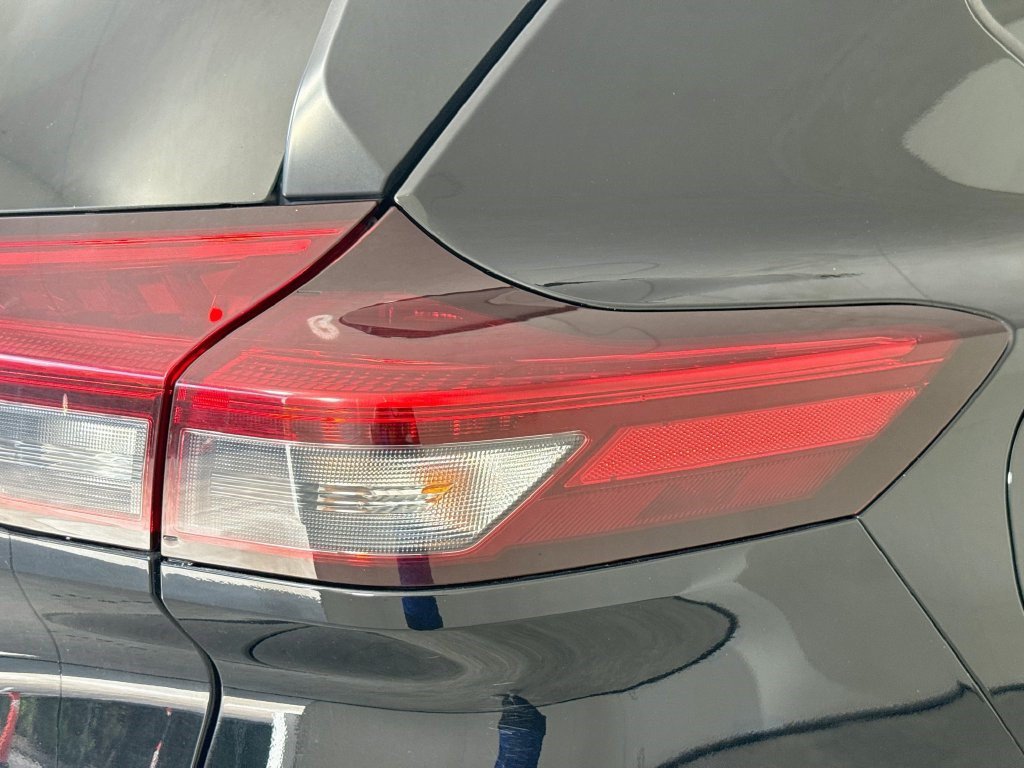 Used 2023 Nissan Rogue SV FWD image 33