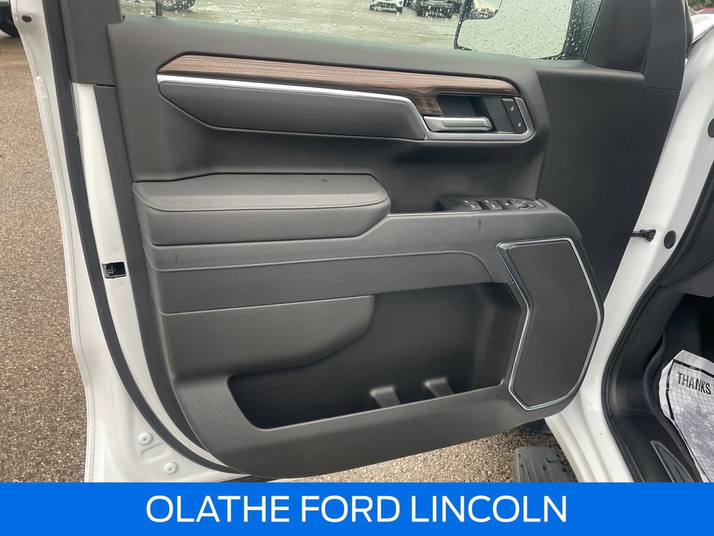 Used 2025 Chevrolet Silverado 1500 LT AWD/4WD image 12