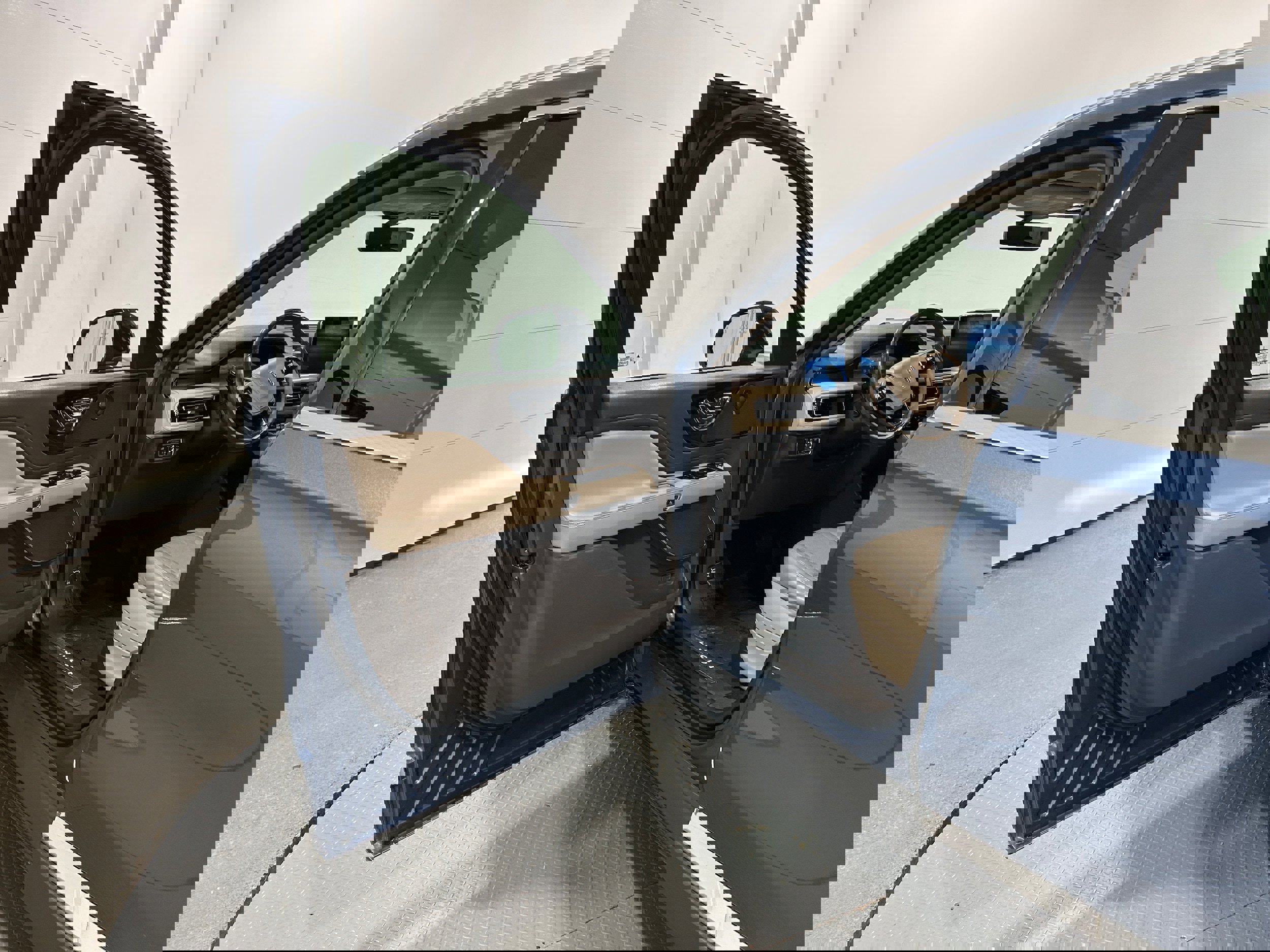 Used 2020 Lincoln Aviator Reserve w/ Equipment Group 201A image 21