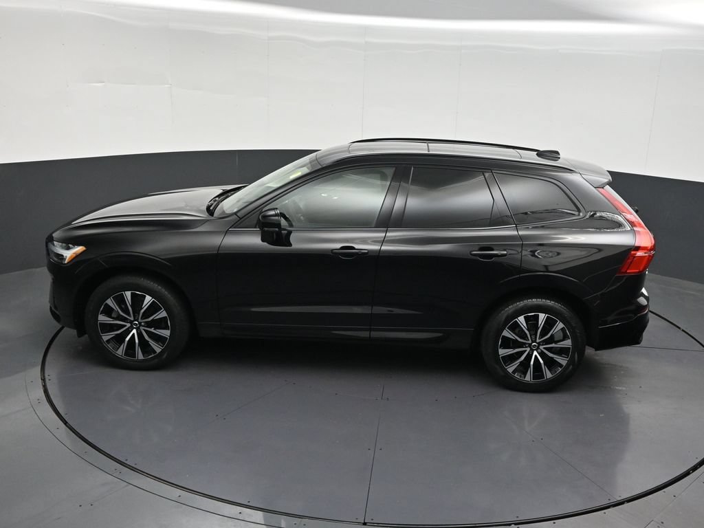 Used 2024 Volvo XC60 B5 Core w/ Protection Package Premier AWD/4WD image 16