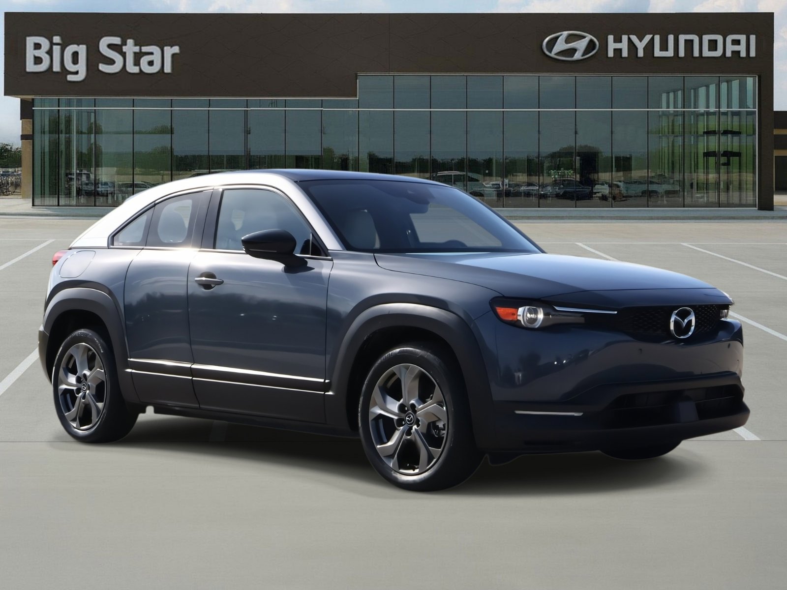 Used 2022 MAZDA MX-30 Electric w/ Premium Plus Pkg image 6