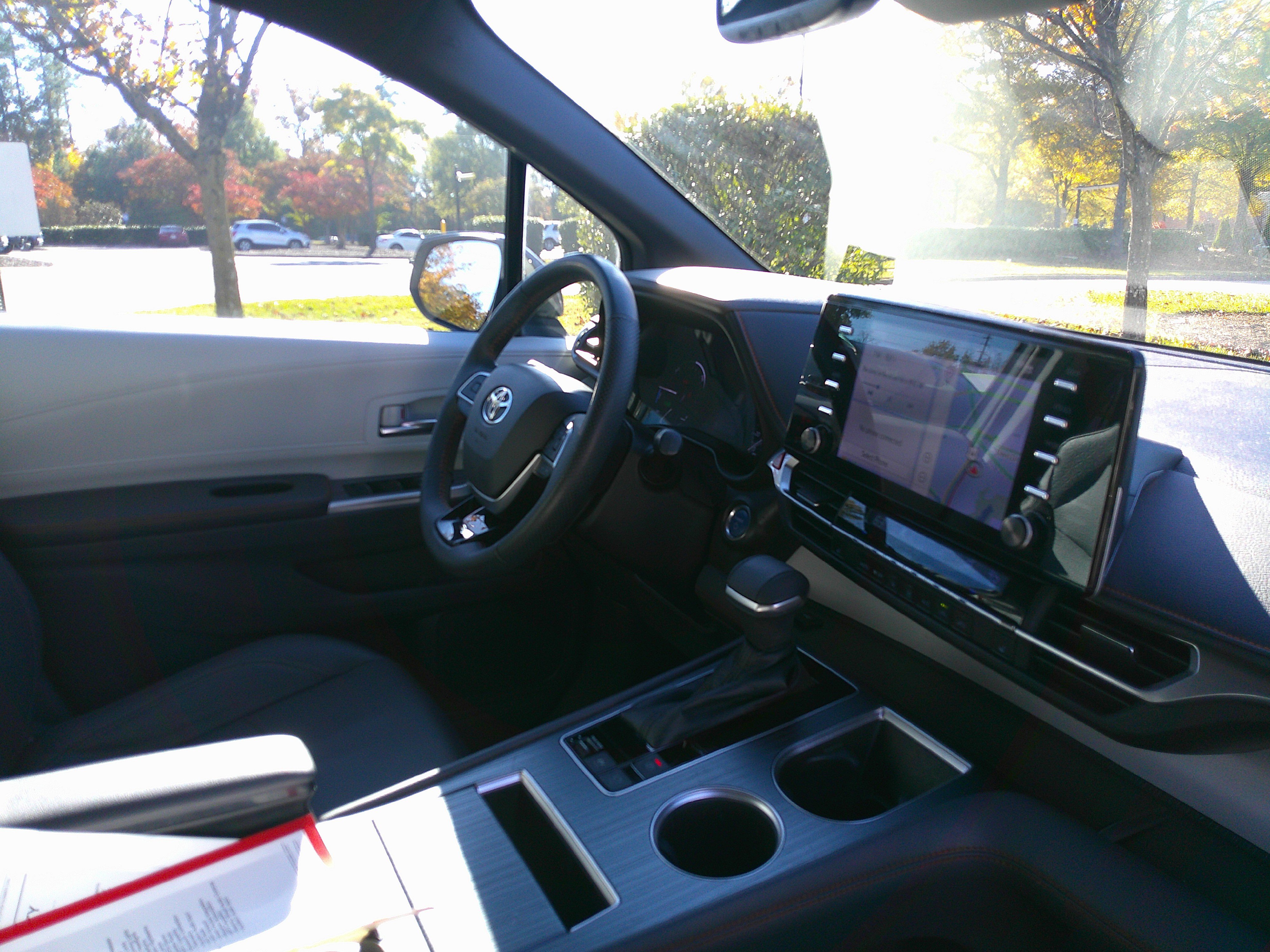 Used 2021 Toyota Sienna XSE image 35