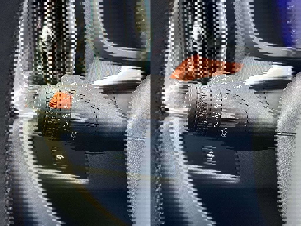 Used 2024 Volvo S60 B5 Plus image 26