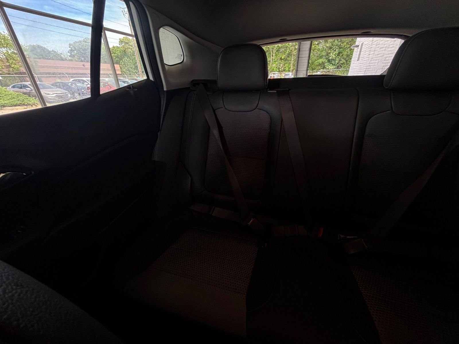 Used 2025 Chevrolet Trax LT image 39