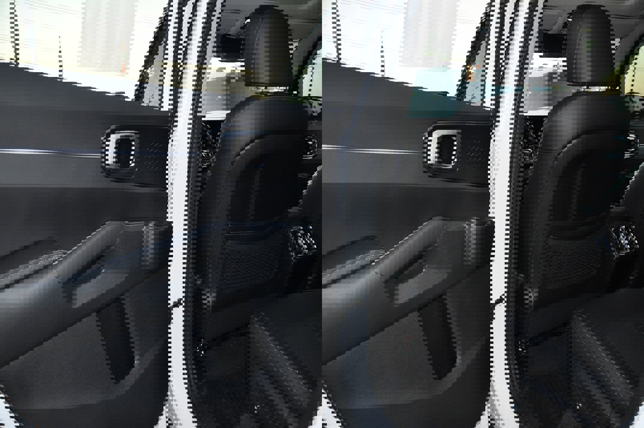 Used 2023 Kia Sorento S w/ Panoramic Sunroof Package image 13