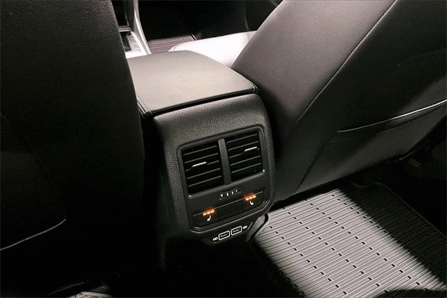 Used 2020 Volkswagen Passat 2.0T SEL image 10