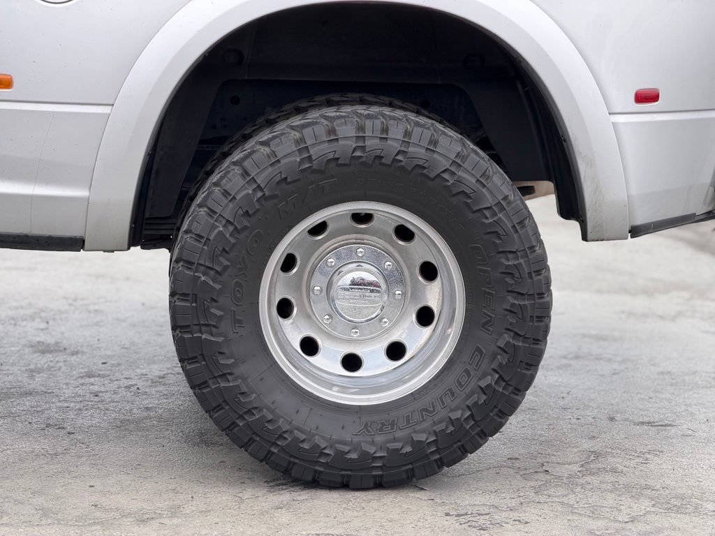 Used 2017 RAM 3500 Laramie Longhorn AWD/4WD image 3