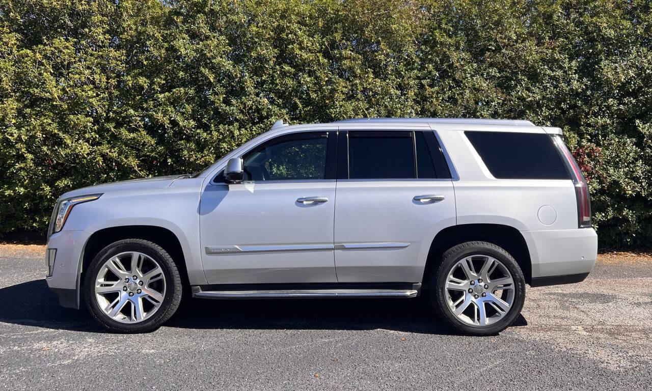 Used 2019 Cadillac Escalade Luxury image 4