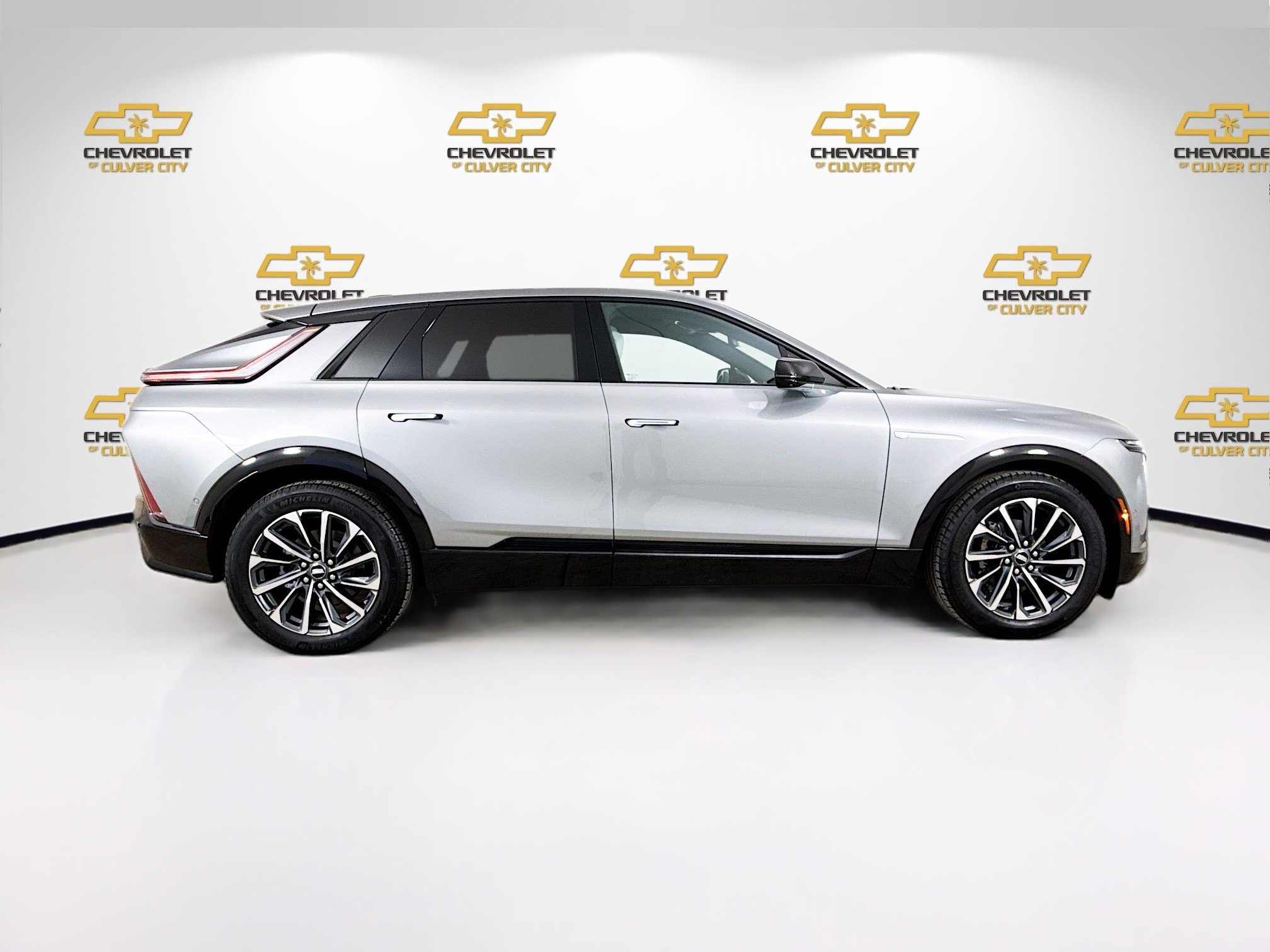 Used 2025 Cadillac Lyriq Sport image 8