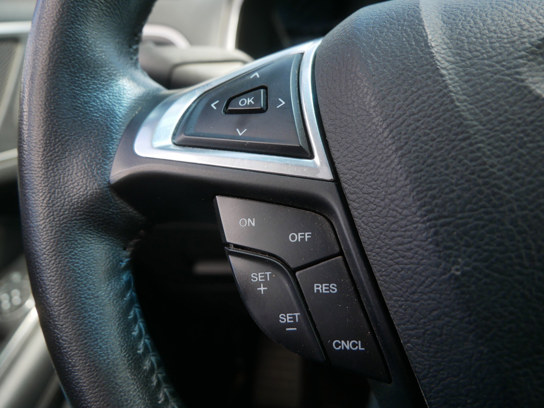 Used 2015 Ford Edge SEL w/ Equipment Group 201A AWD/4WD image 23