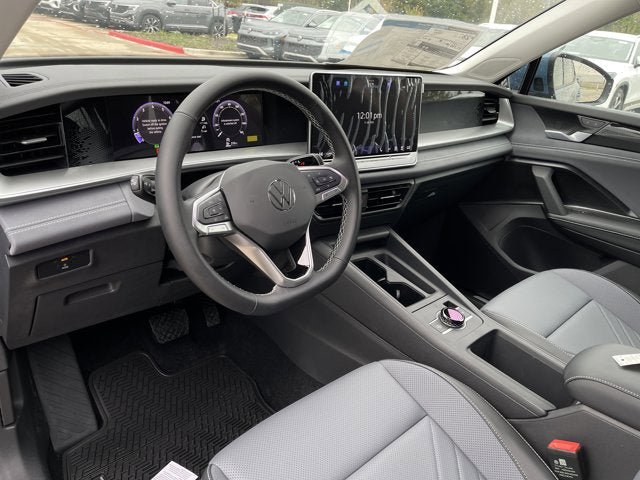 New 2026 Volkswagen Tiguan SE FWD image 11