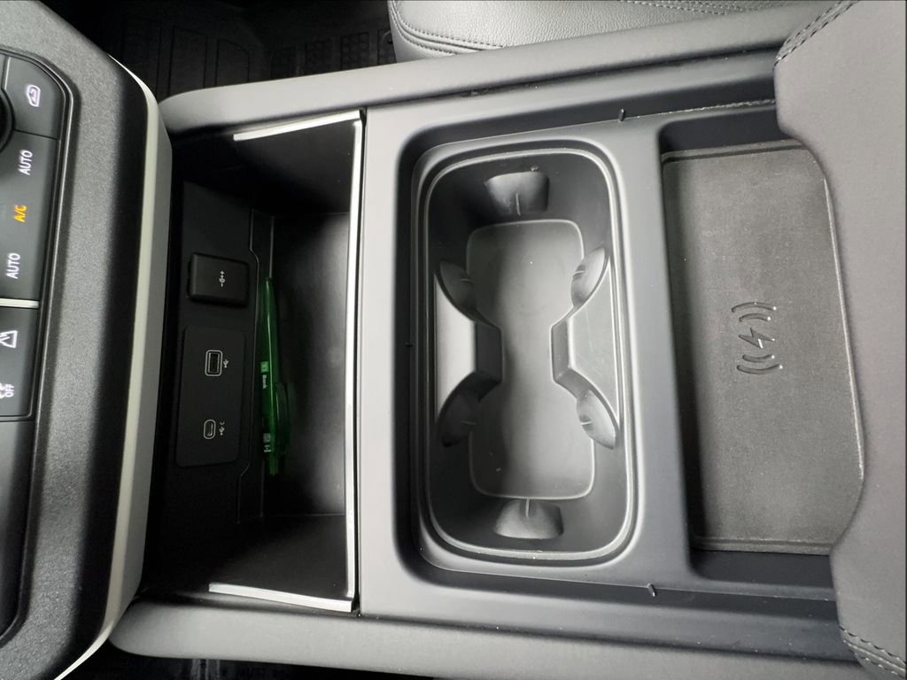 Used 2024 Land Rover Defender 110 S image 47