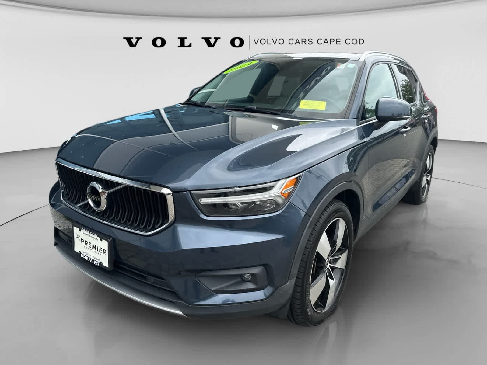 Used 2021 Volvo XC40 T5 Momentum w/ Protection Package Premier AWD/4WD image 4