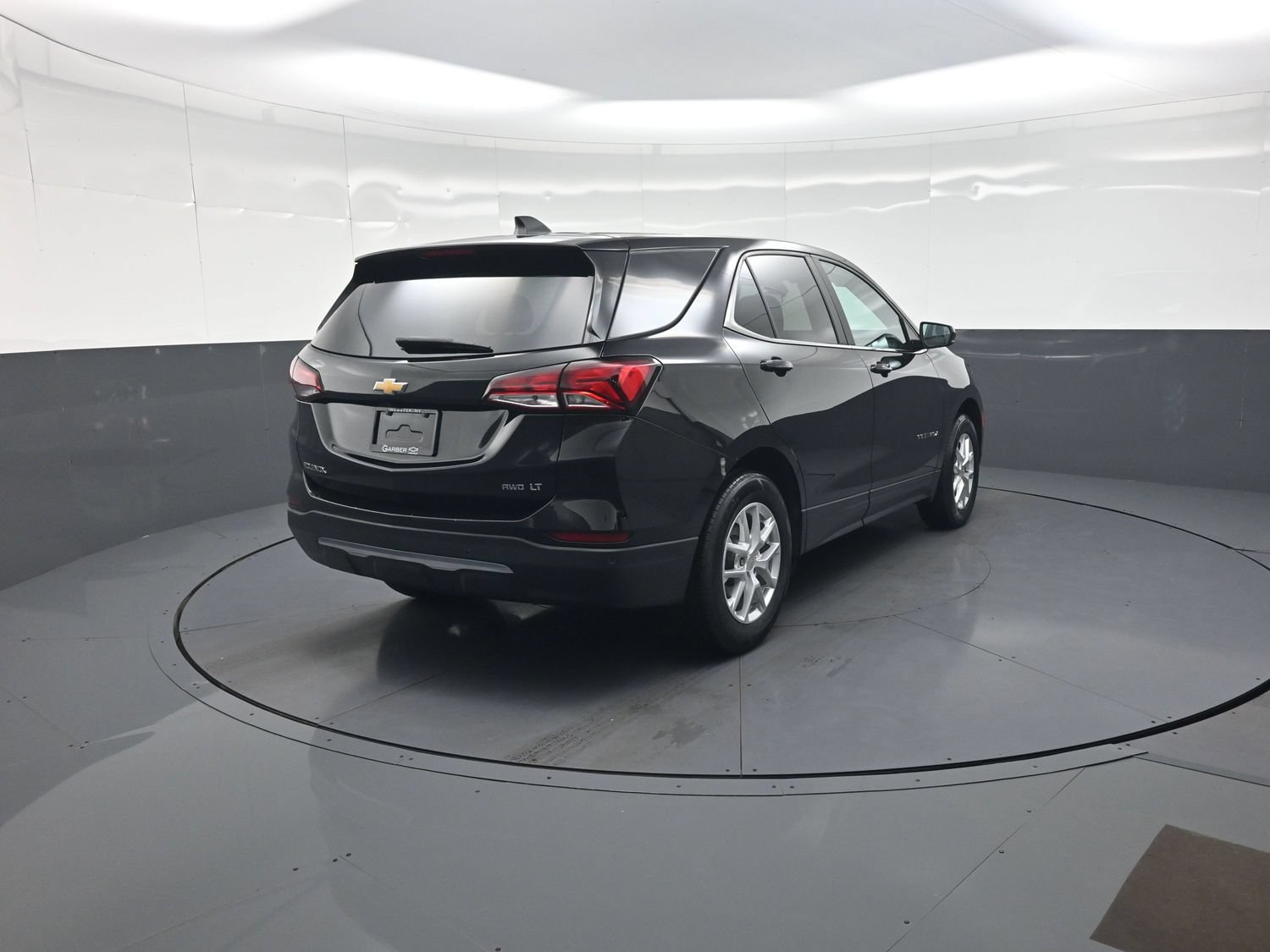 Used 2024 Chevrolet Equinox LT AWD/4WD image 3