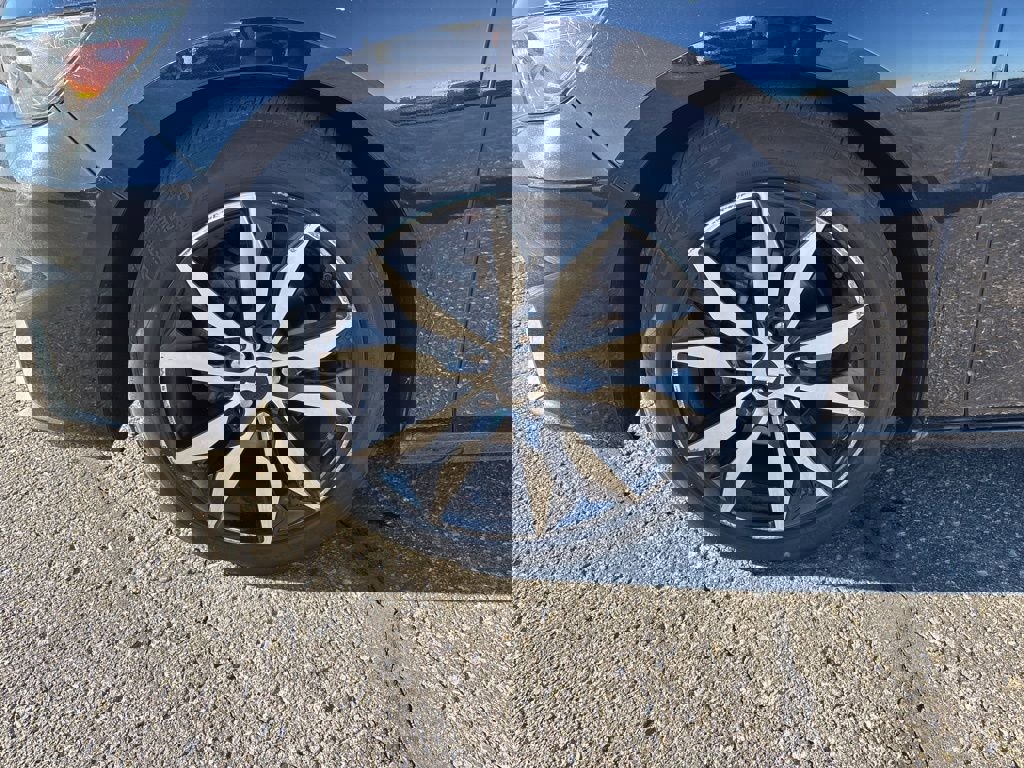 Used 2018 Chevrolet Malibu LT image 7