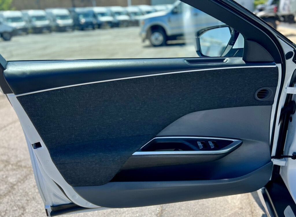 Used 2025 Lucid Air Pure RWD image 14